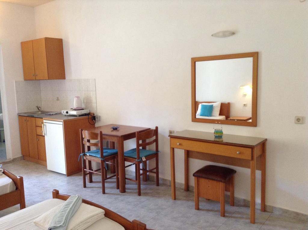 Elpida Aparthotel 2*
