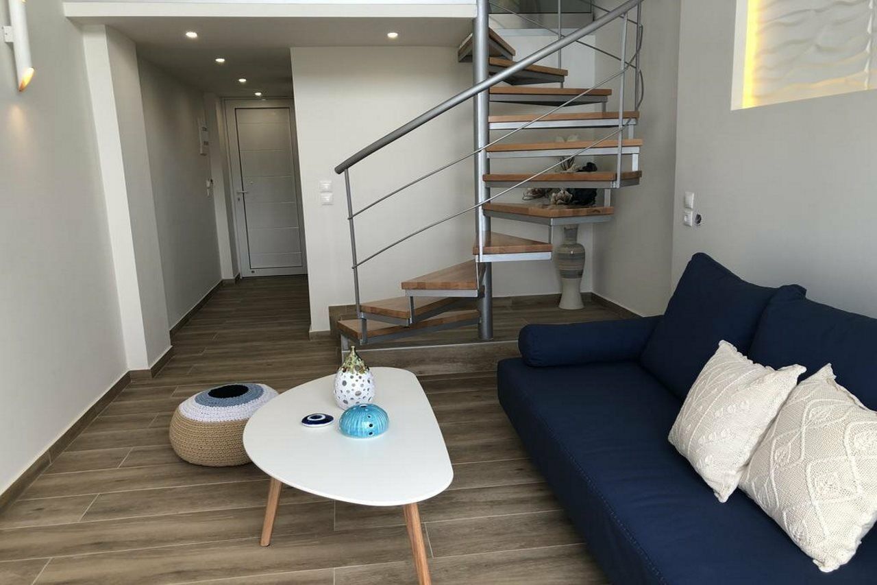 Elpida Aparthotel 2*